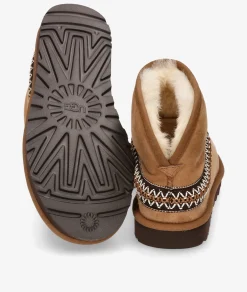 Botines UGGCLASSIC MINI CRESCENT en cuero