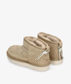 Botines UGGCLASSIC ULTRA MINI BIARRITZ en beige