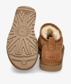 Botines UGGCLASSIC ULTRA MINIen cuero