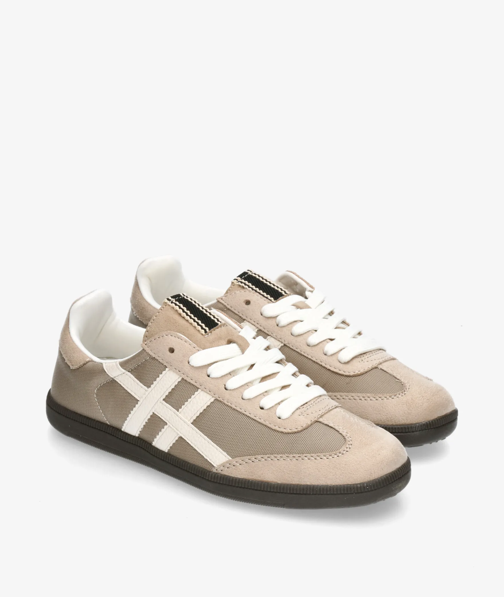 Deportivos CORINAM5520 en beige
