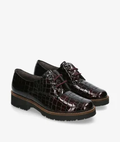 Zapatos inglés Pitillos 10771 en charol burdeos