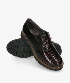Zapatos inglés Pitillos 10771 en charol burdeos